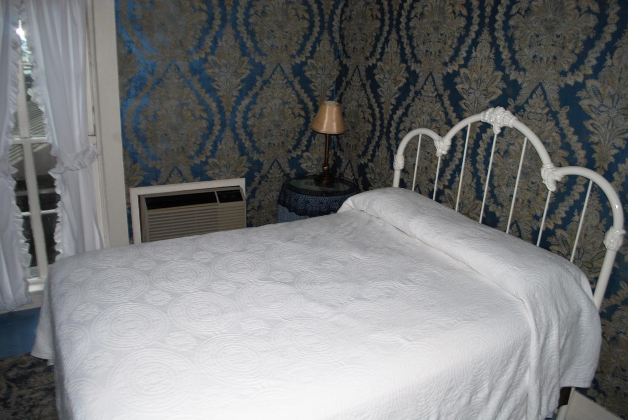 The Historic Park Hotel プットインベイ エクステリア 写真