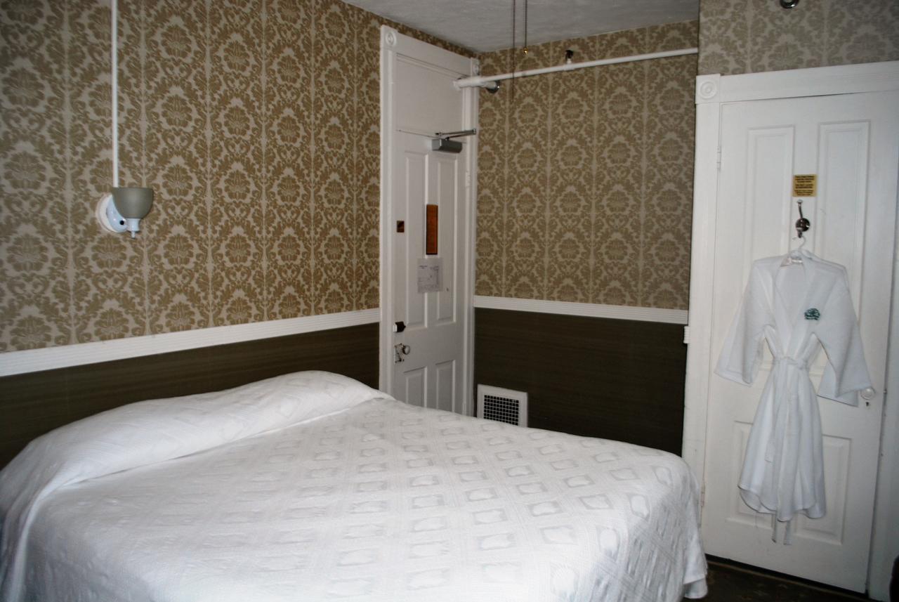 The Historic Park Hotel プットインベイ エクステリア 写真