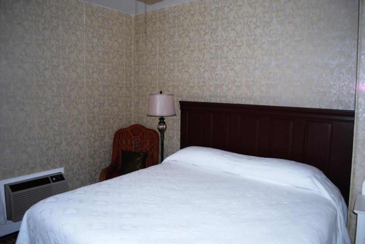The Historic Park Hotel プットインベイ エクステリア 写真