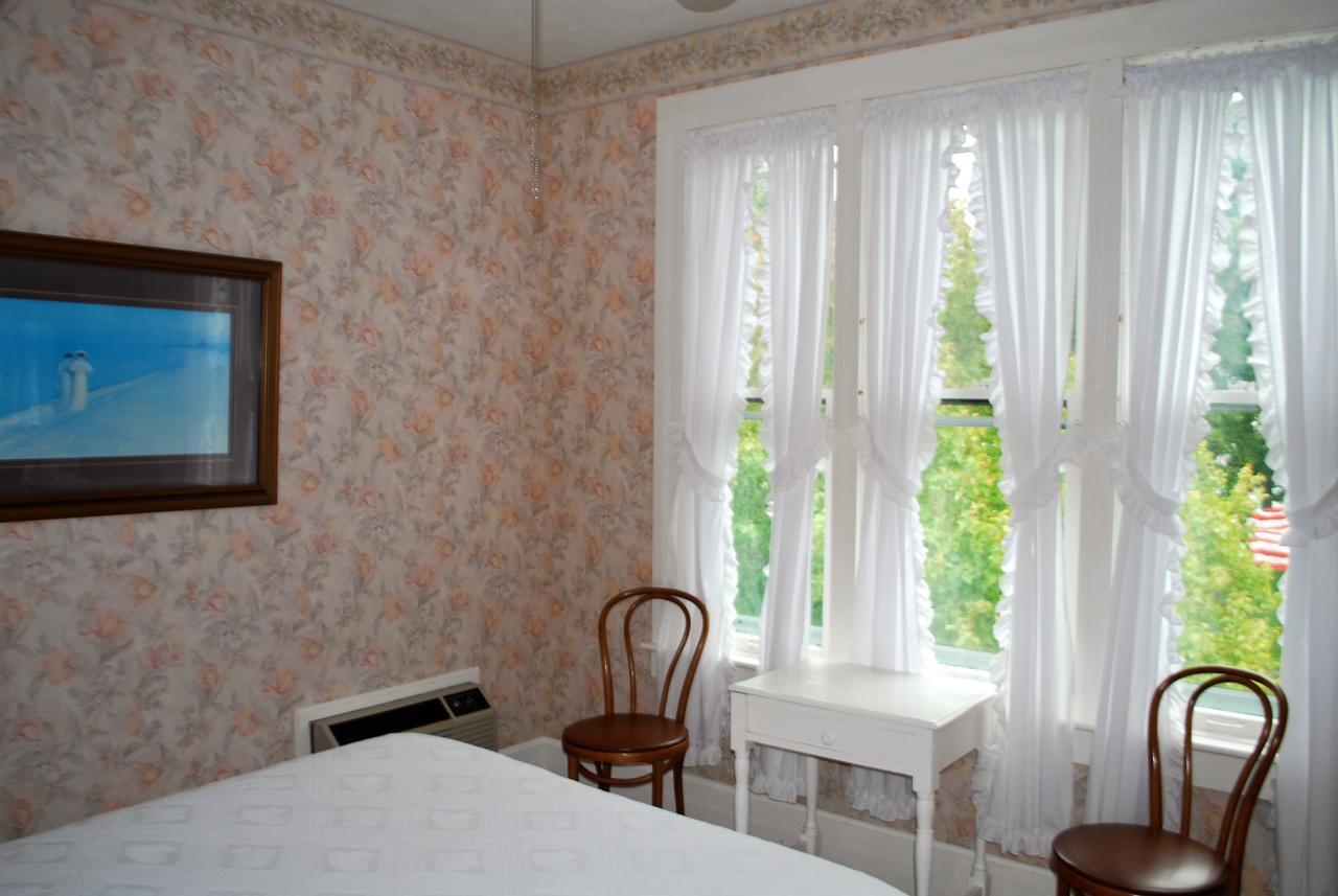 The Historic Park Hotel プットインベイ エクステリア 写真